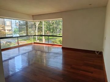 Luminoso y amplio departamento de 4 dormitorios venta, San Borja
