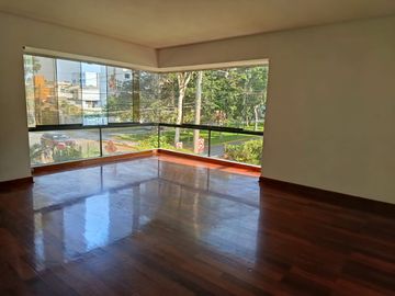 Luminoso y amplio departamento de 4 dormitorios venta, San Borja