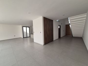 CASA EN PREVENTA CON 3 RECÁMARAS UBICADA SOBRE RECTA A CHOLULA.