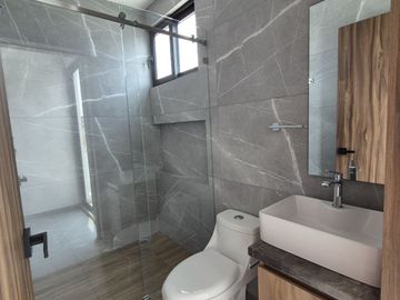 CASA EN PREVENTA CON 3 RECÁMARAS UBICADA SOBRE RECTA A CHOLULA.