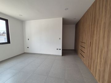 CASA EN PREVENTA CON 3 RECÁMARAS UBICADA SOBRE RECTA A CHOLULA.