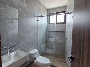 CASA EN PREVENTA CON 3 RECÁMARAS UBICADA SOBRE RECTA A CHOLULA.