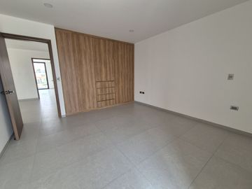 CASA EN PREVENTA CON 3 RECÁMARAS UBICADA SOBRE RECTA A CHOLULA.