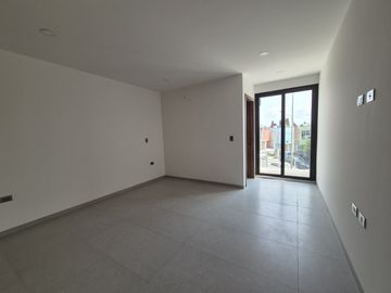 CASA EN PREVENTA CON 3 RECÁMARAS UBICADA SOBRE RECTA A CHOLULA.