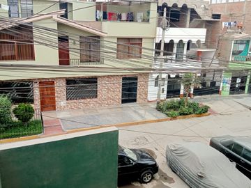 Casa 3 pisos Tungasuca carabayllo