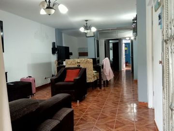 Casa 3 pisos Tungasuca carabayllo