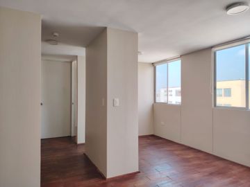 OCASIÓN DEPARTAMENTO EN ALQUILER CON VISTA A LAS ÁREAS COMUNES DEL CONDOMINIO - PRECIO INCLUYE MANTENIMIENTO EN LAURELES 3 COMAS