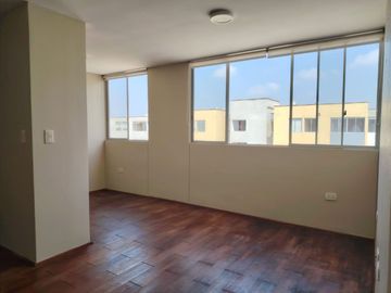 OCASIÓN DEPARTAMENTO EN ALQUILER CON VISTA A LAS ÁREAS COMUNES DEL CONDOMINIO - PRECIO INCLUYE MANTENIMIENTO EN LAURELES 3 COMAS
