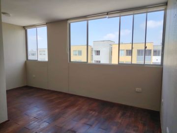 OCASIÓN DEPARTAMENTO EN ALQUILER CON VISTA A LAS ÁREAS COMUNES DEL CONDOMINIO - PRECIO INCLUYE MANTENIMIENTO EN LAURELES 3 COMAS