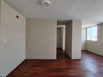 OCASIÓN DEPARTAMENTO EN ALQUILER CON VISTA A LAS ÁREAS COMUNES DEL CONDOMINIO - PRECIO INCLUYE MANTENIMIENTO EN LAURELES 3 COMAS