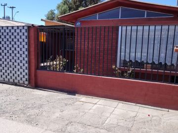 OPORTUNIDAD-CÓMODA CASA VILLA LOS ÁLAMOS