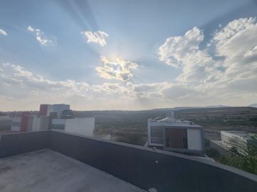 HERMOSA RESIDENCIA EN VENTA 🏡 en Condominio tipo Americano