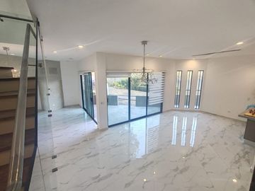 HERMOSA RESIDENCIA EN VENTA 🏡 en Condominio tipo Americano