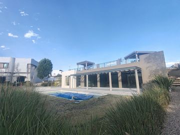 HERMOSA RESIDENCIA EN VENTA 🏡 en Condominio tipo Americano