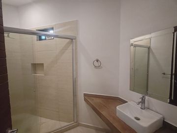 HERMOSA RESIDENCIA EN VENTA 🏡 en Condominio tipo Americano