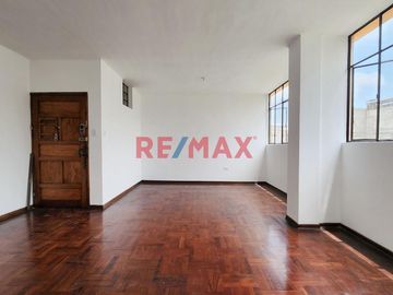 Vendo Departamento En Pueblo Libre (Cerca Al Parque Amoretti)