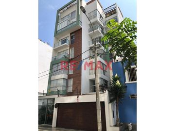 🌟 📢 ¡¡ Excelente Oportunidad !! ¡¡ Venta De Bonito, Cómodo Y Amplio Dúplex En 7° Piso Muy Bien Ubicado En Miraflores En Zona Céntrica Y Segura Y Con