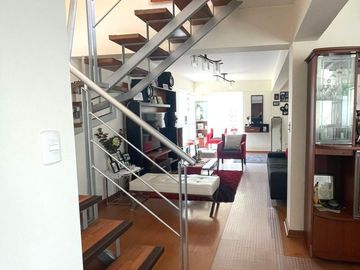 🌟 📢 ¡¡ Excelente Oportunidad !! ¡¡ Venta De Bonito, Cómodo Y Amplio Dúplex En 7° Piso Muy Bien Ubicado En Miraflores En Zona Céntrica Y Segura Y Con