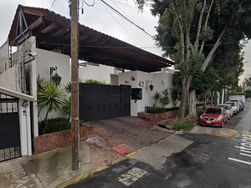Hermosa Casa en Venta en Lutecia, Lomas Estrella, Iztapalapa, CDMX