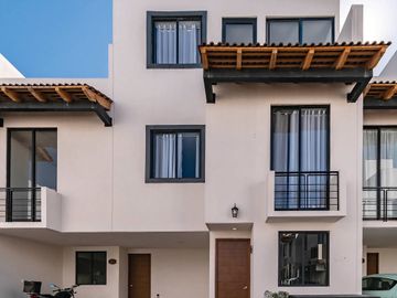 Hermosa Casa en Venta en Lutecia, Lomas Estrella, Iztapalapa, CDMX