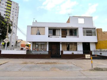 🏠 **Casa En Venta - Alondras 266 Esq Con Las Aguilas 224M2, Bellavista, Callao**