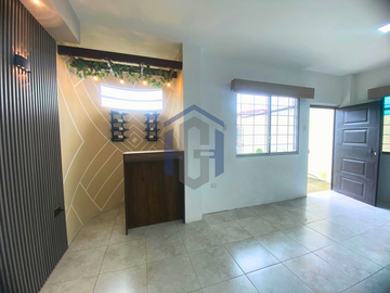Casa Rentera con dos Departamentos en venta - Urb. La Delicia, La Aurora, Ecuador