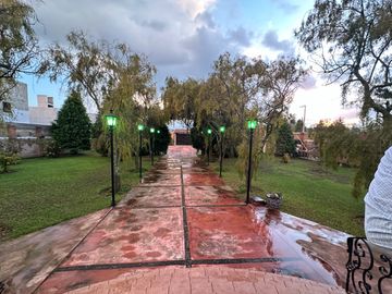 VENTA DE JARDIN DE FIESTAS, HERMOSO JARDIN DE FIESTAS CON ESPECTACULAR KIOSCO AL CENTRO, EN LA EXCLUSIVA ZONA CAMPESTRE DE CACALOMACAN