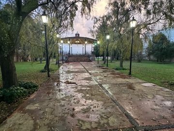 VENTA DE JARDIN DE FIESTAS, HERMOSO JARDIN DE FIESTAS CON ESPECTACULAR KIOSCO AL CENTRO, EN LA EXCLUSIVA ZONA CAMPESTRE DE CACALOMACAN
