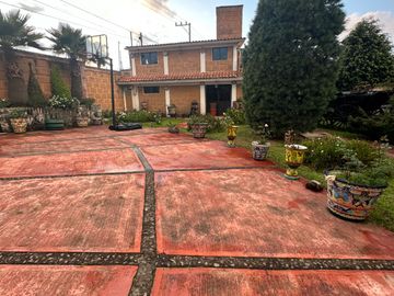 VENTA DE JARDIN DE FIESTAS, HERMOSO JARDIN DE FIESTAS CON ESPECTACULAR KIOSCO AL CENTRO, EN LA EXCLUSIVA ZONA CAMPESTRE DE CACALOMACAN