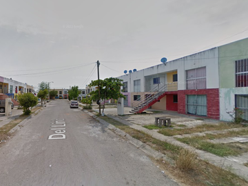 CASA DUPLEX DE RECUPERACIÓN BANCARIA EN CALLE DEL LIRIO, COL. JARDINES DEL SOL, BAHIA DE BANDERAS, NAYARIT. ¡NO SE ACEPTAN CRÉDITOS!