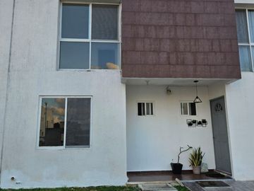 Casa en venta en Cancún poligono sur con asadores y alberca !Aptas para Infonavit.