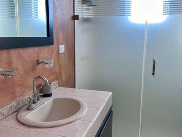 Se vende casa en privada Caucaso en Valle Alto