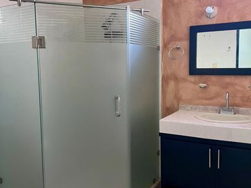 Se vende casa en privada Caucaso en Valle Alto