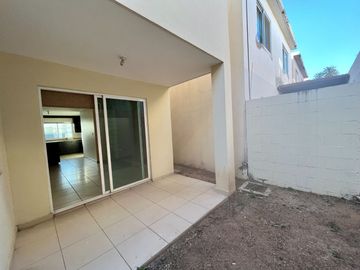 Se vende casa en privada Caucaso en Valle Alto