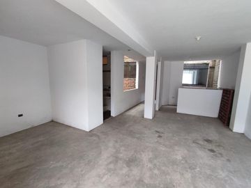 Casa en Venta ideal para inversion en San Juan de Lurigancho