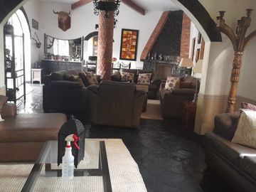 Casa en Venta en Cieneguilla – $1,300,000 USD Ideal para Eventos, Matrimonios, Fiestas Privadas y Hospedaje en Lima