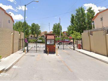 ÚNICA OPORTUNIDAD, FRACCIONAMIENTO PRIVADO, CALLE SAN MATEO, CERCA DE AV. DE LAS TORRES, CD. JUÁREZ CHIH. PRECIO MUY POR ABAJO DE SU VALOR COMERCIAL.