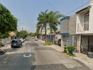 Casa en Remate Bancario en C. Volcan Malinche, Huentitan el Bajo, Guadalajara, Jal. (65% debajo de su valor comercial, solo recursos propios)