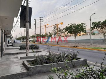 Venta Casa En Avenida - S.J.L