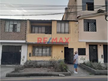 Venta Casa En Avenida - S.J.L