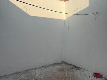 VENDO CASA MUY AMPLIA EN EL COMUNAL