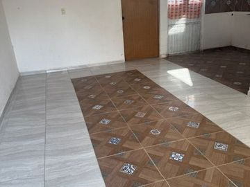 VENDO CASA MUY AMPLIA EN EL COMUNAL
