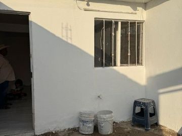 VENDO CASA MUY AMPLIA EN EL COMUNAL