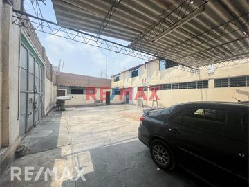SE VENDE LOCAL DE 500M2 CERCA A LA AV. NICOLAS DUEÑAS Y ENRIQUE MEIIGS