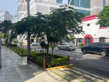 Vendo Exclusivo Dúplex De 246,43 M2 EN MIRAFLORES