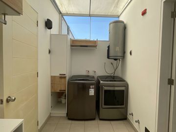 Vendo Exclusivo Dúplex De 246,43 M2 EN MIRAFLORES