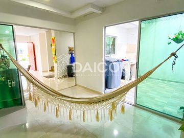 Casa Esquinera en Venta – 2 Plantas, 3 Habitaciones, Conjunto Cerrado en Montería