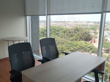 VENTA OFICINA EDIFICIO QUBO AV. MANUEL OLGUIN SURCO