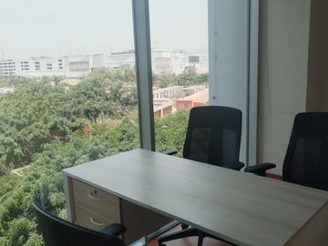 VENTA OFICINA EDIFICIO QUBO AV. MANUEL OLGUIN SURCO
