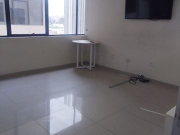 VENTA OFICINA EDIFICIO QUBO AV. MANUEL OLGUIN SURCO